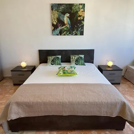 Tropical Apartment *