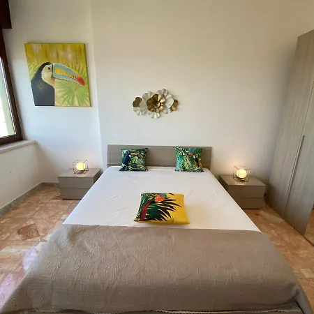 Apartment Tropical