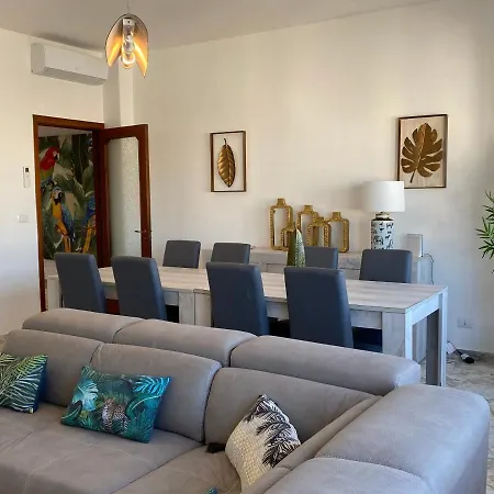 Tropical Apartment