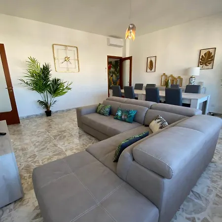 Tropical Apartment