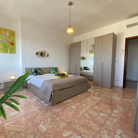 Apartment Tropical