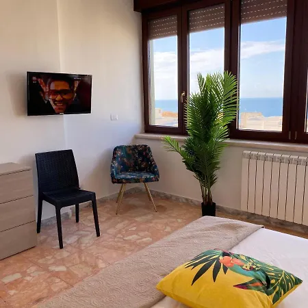 Tropical Apartment Gallipoli